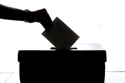 Wahlurne Stimmabgabe (Foto: element5-digital auf unsplash.com)
