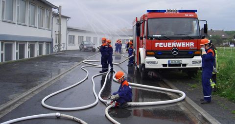 Jugendfeuerwehr bei einer Übung
